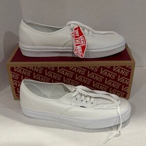 Vans Men’s Classic White Sneakers